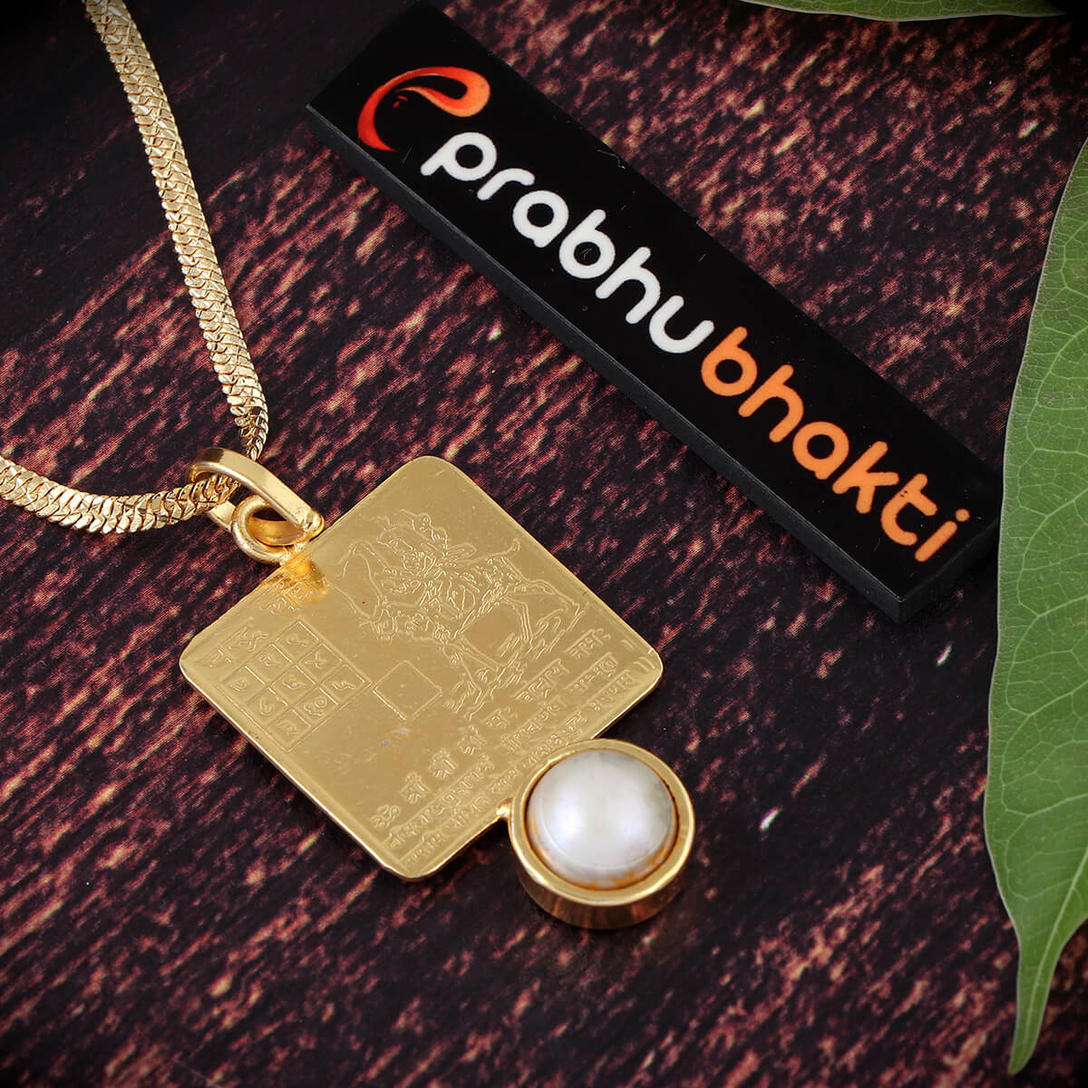 Buy Chandra Yantra Locket Online – Prabhubhakti